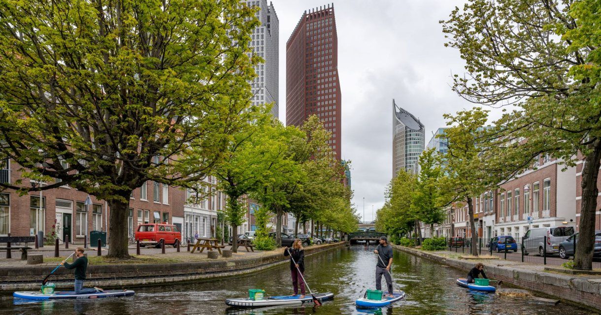 Suppen in de Haagse grachten