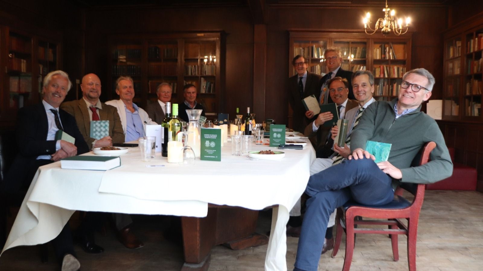 10 Saaie kloten bij elkaar