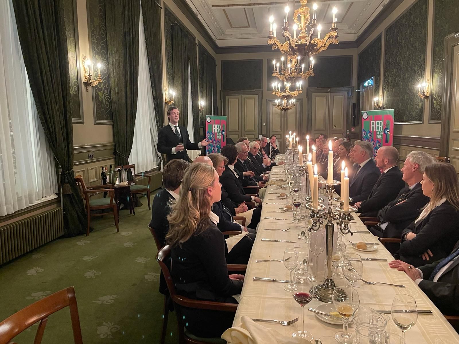 Hermestafel de Witte: Senaatsdiner