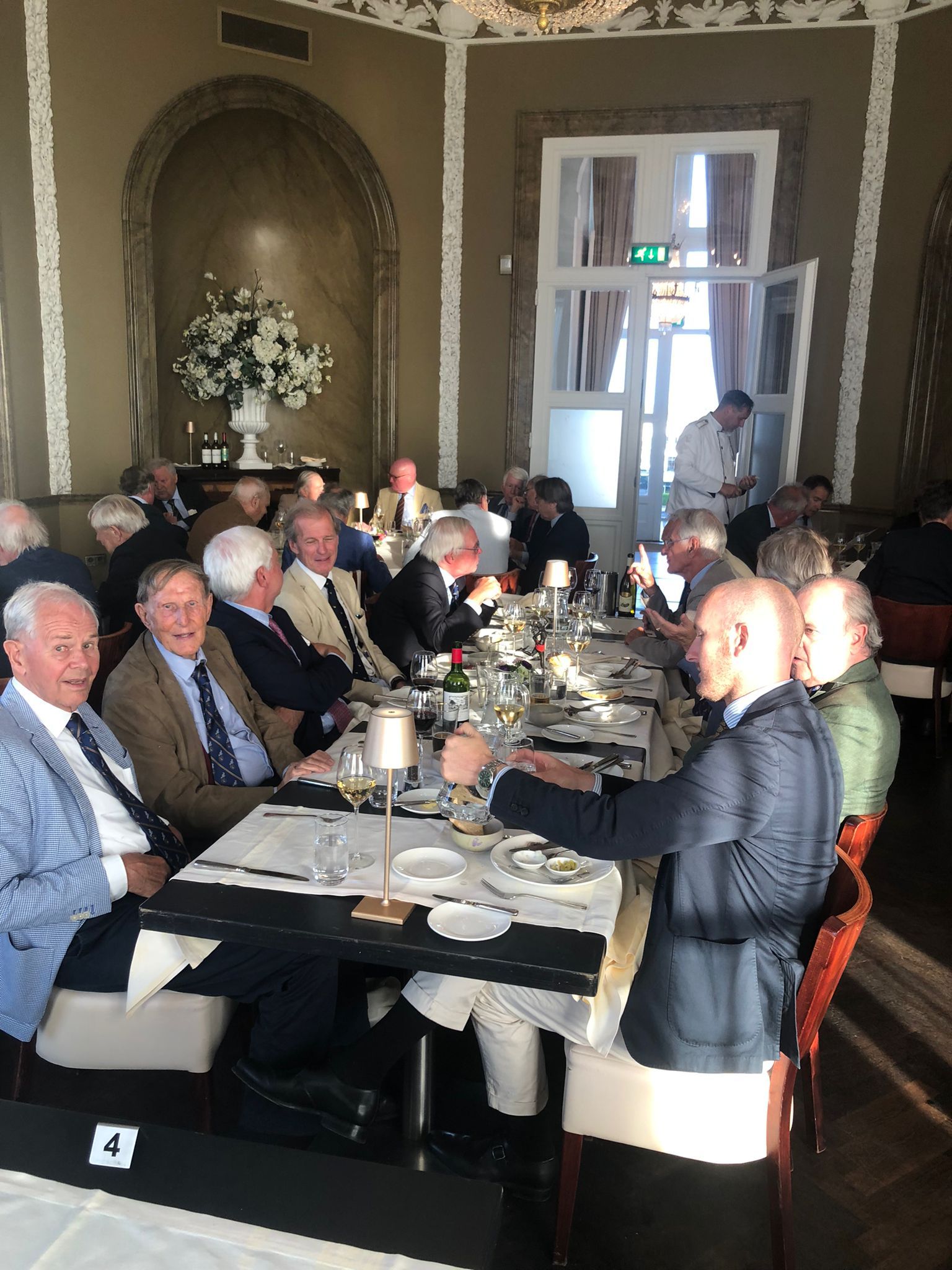 Hermestafel Sociëteit de Witte