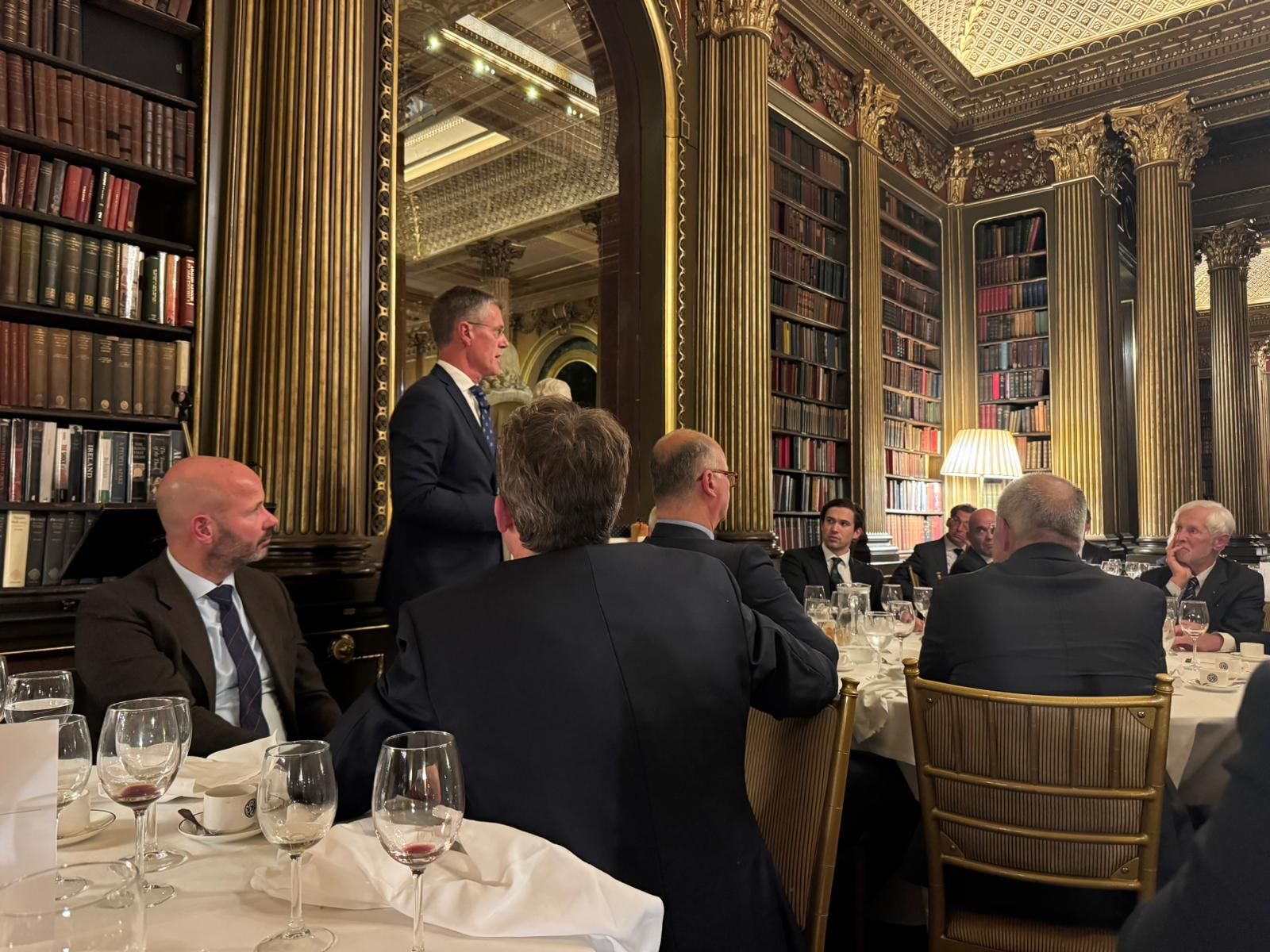 Jaardiner Hermeskring Londen in de Reform Club