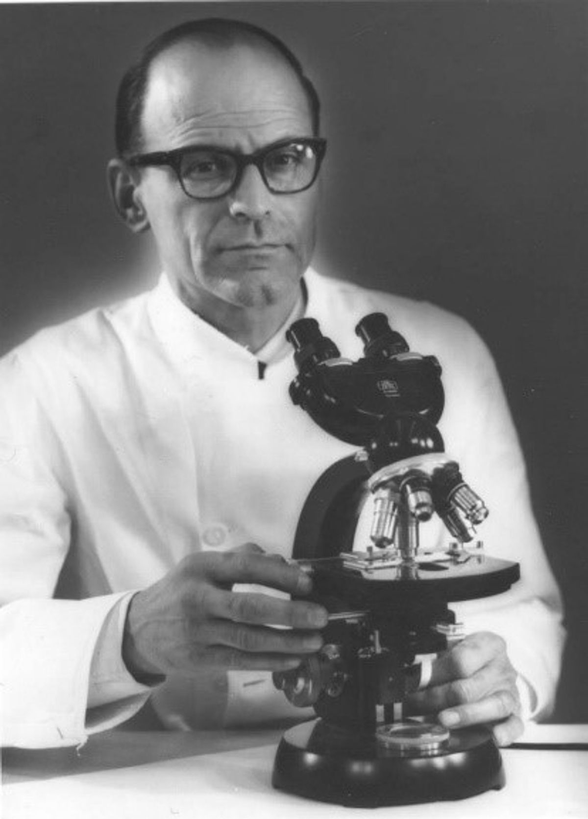 Hadders_met_microscoop.jpg