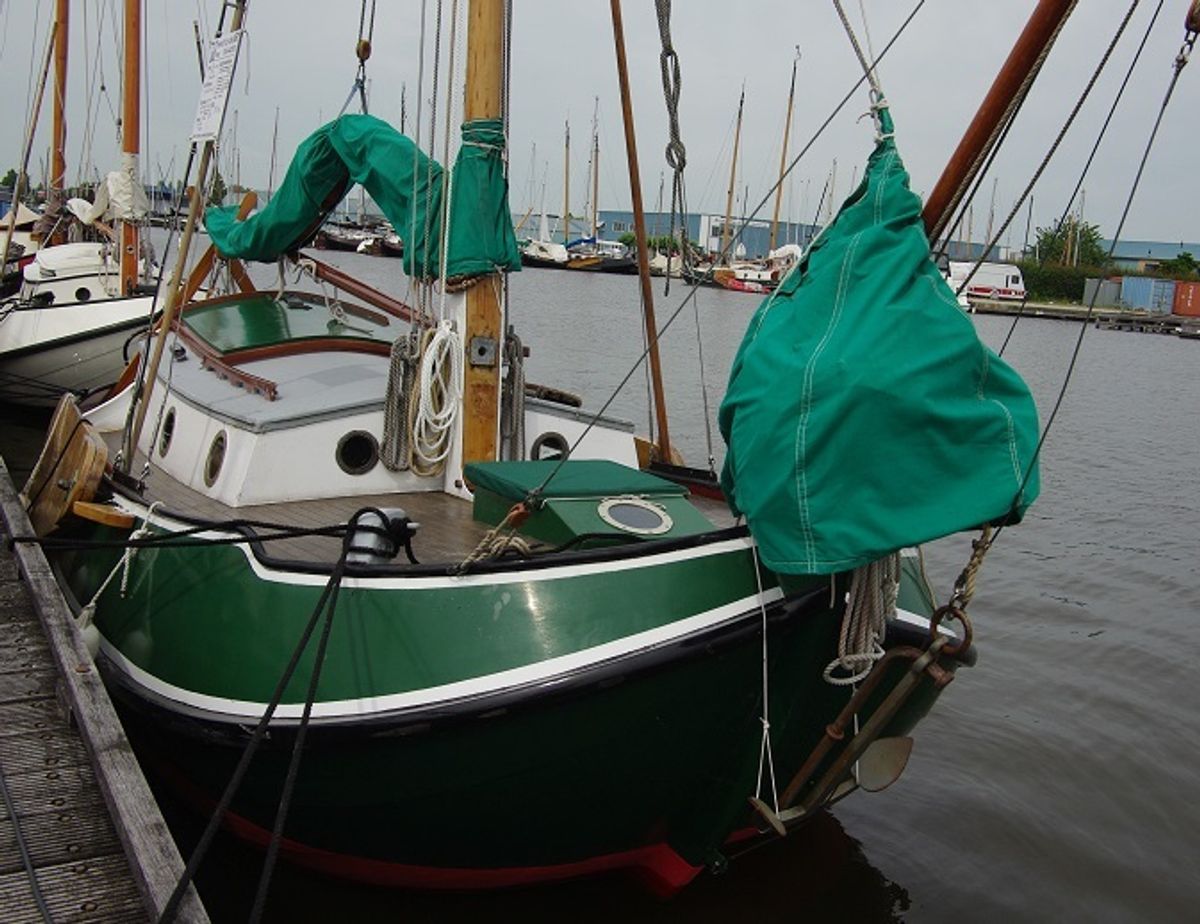 enkhuizer_bol_7.35_te_koop_heech_by_de_mar_bollebuis_vooraanzicht.jpg